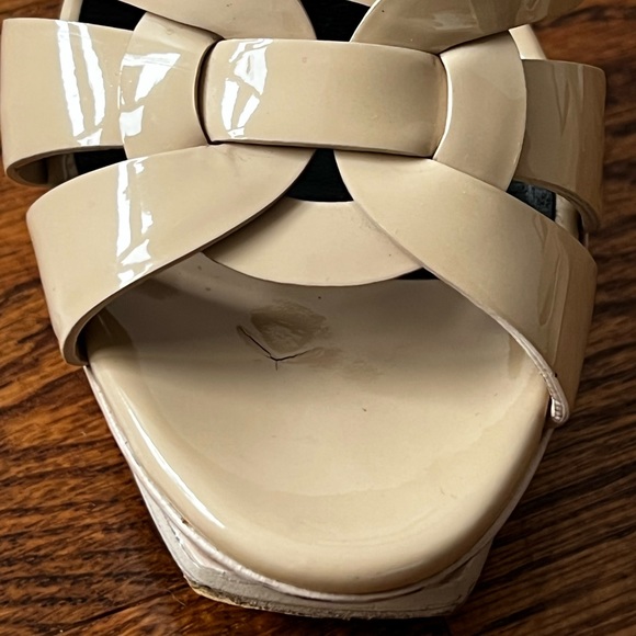 Saint Laurent Tribute Platform Sandal in nude/taupe patent leather size 38.5 - Picture 7 of 16